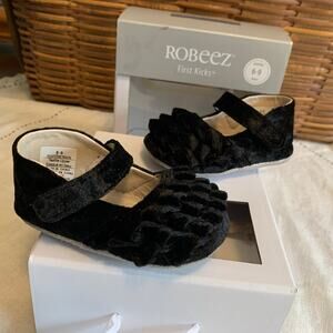 Robeez Baby Infant Girls Black Velvet Mary Jane's With Ruffles Size 6-9 Months